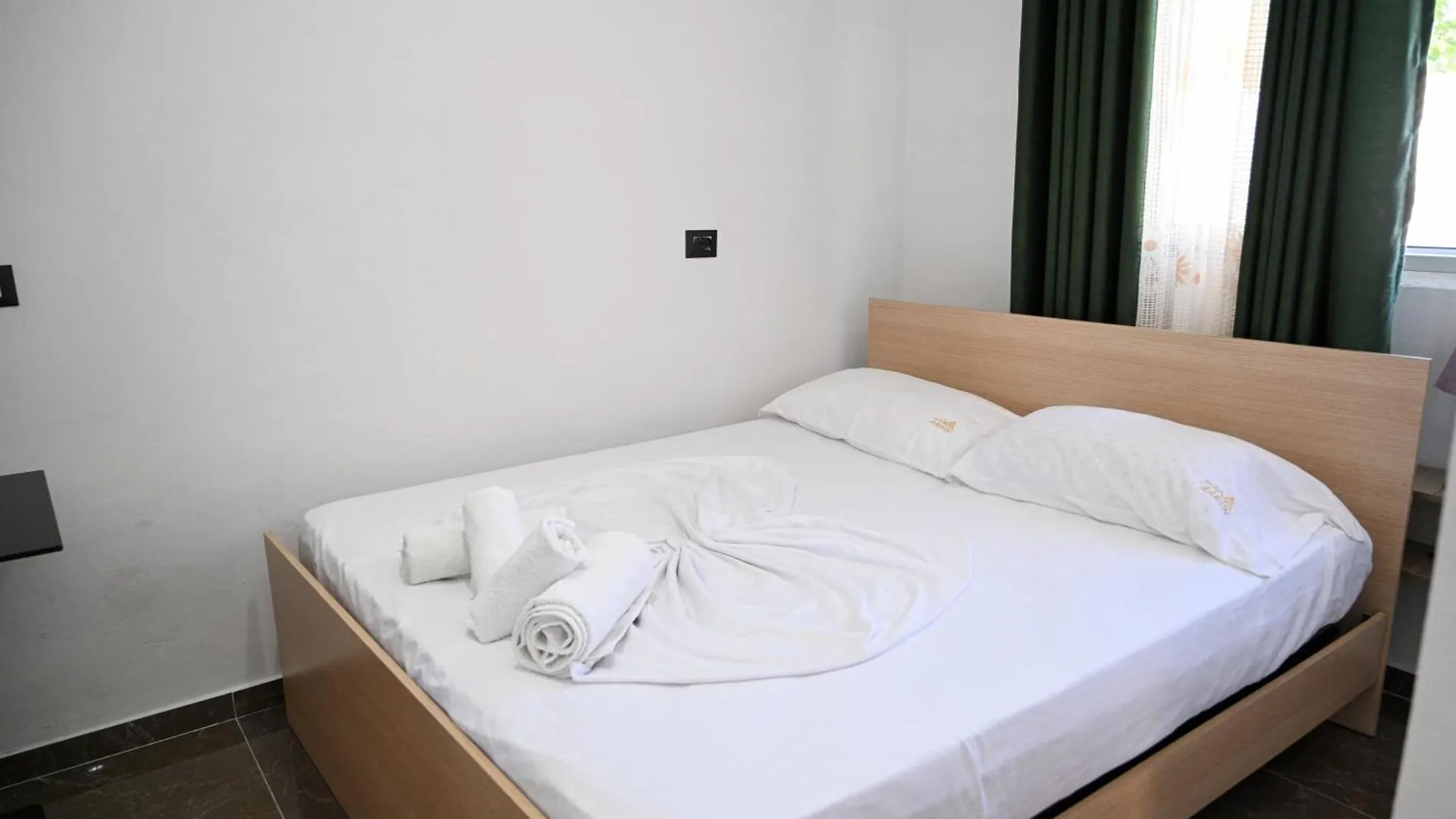 Hotel Vila Aaron Durres 0*,  Albania