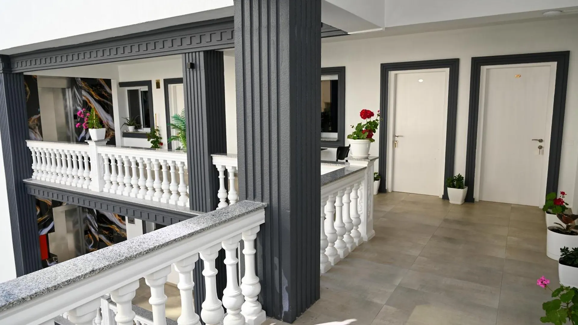 Hotel Vila Aaron Durres