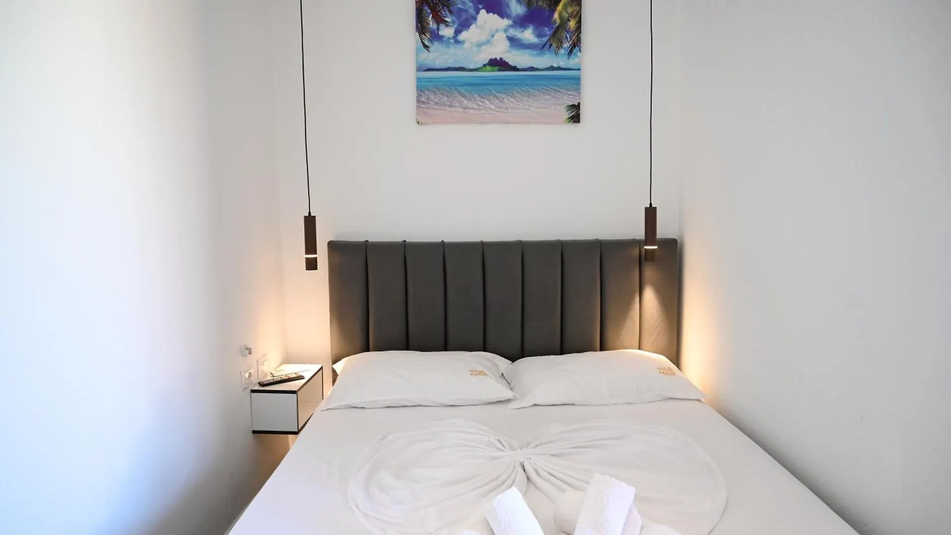 Hotel Vila Aaron Durres 0*,  Albania