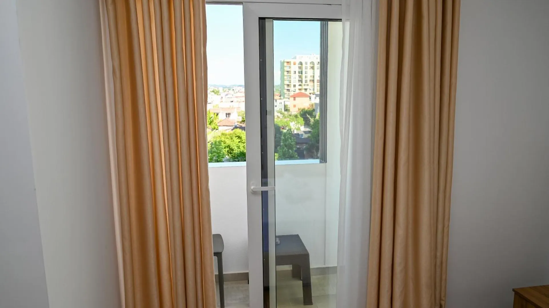 Hotel Vila Aaron Durres