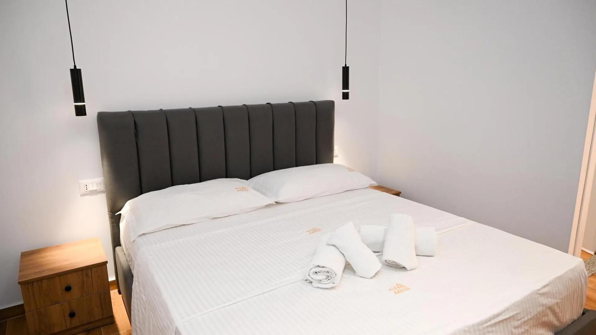 Hotel Vila Aaron Durres Albania